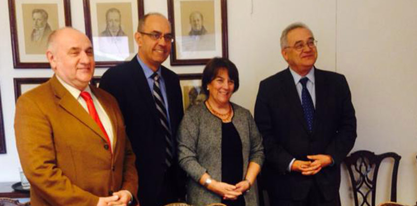 Delpiano estudiará incluirlos en gratuidad en 2016