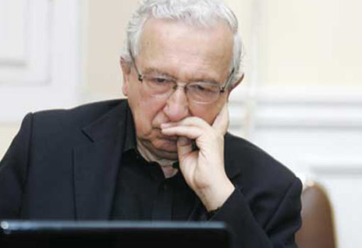 Rector Montes por gratuidad en 2016